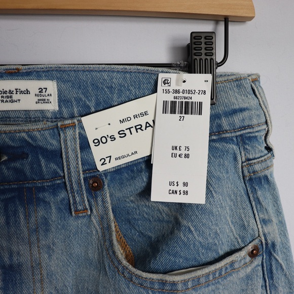 NWT Abercrombie & Fitch Mid Rise 90s Straight Jeans Size 27 Light Wash Denim - Picture 5 of 9